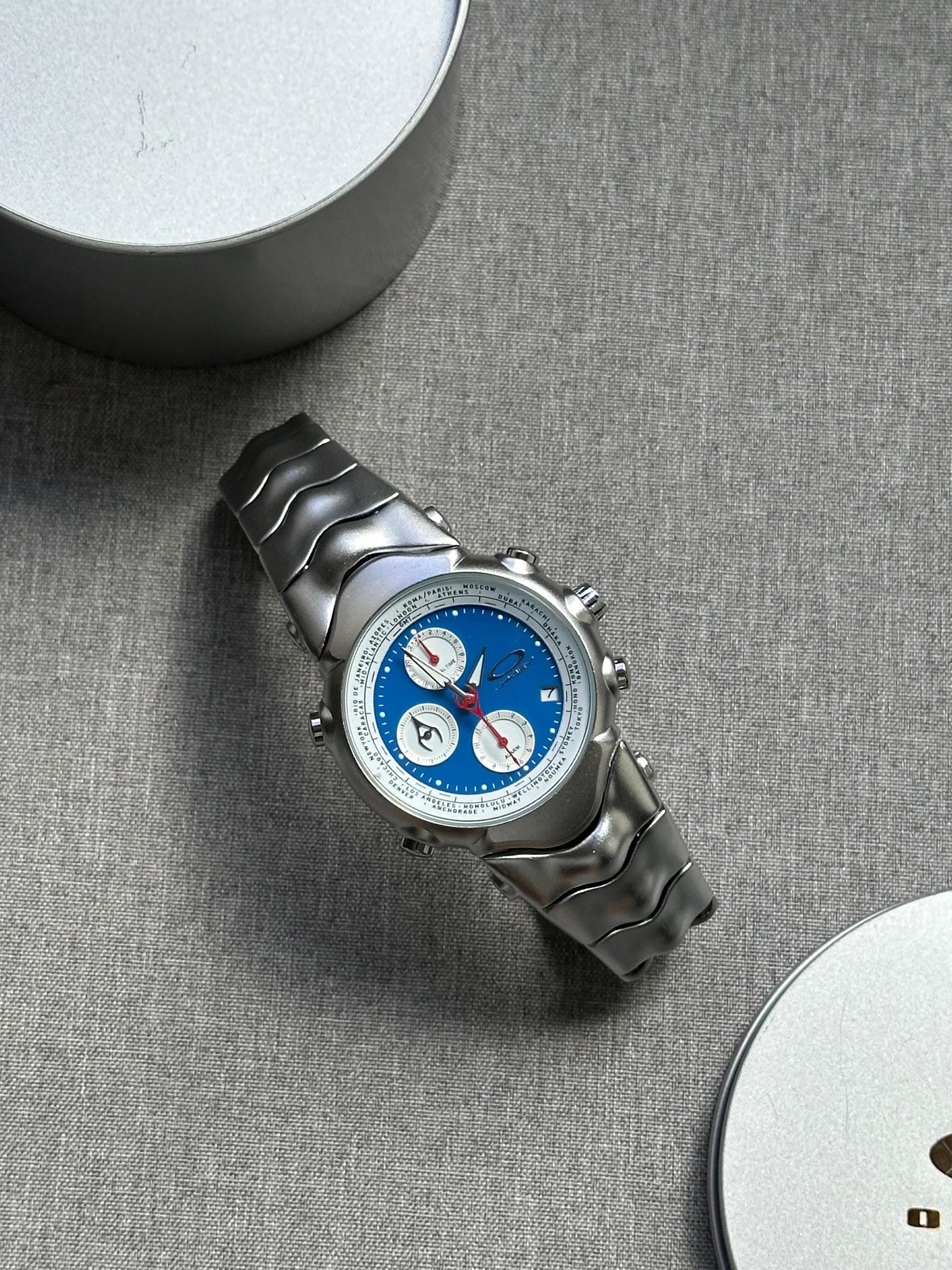 Oakley Judge Chronograph Watch – Black/Blue/White Dial, Matte