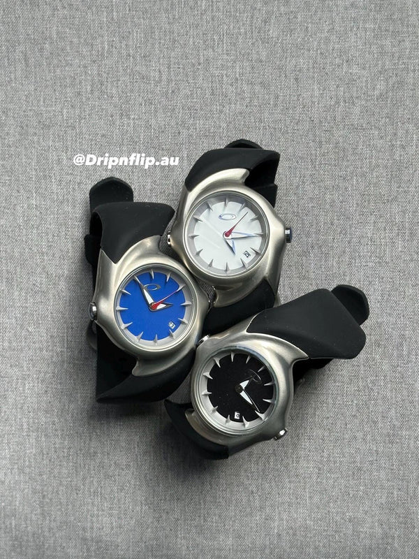 Oakley D1 Icon Watch: Black/White/Blue Dial, Rare Collectible Men's Sports Watch with Case