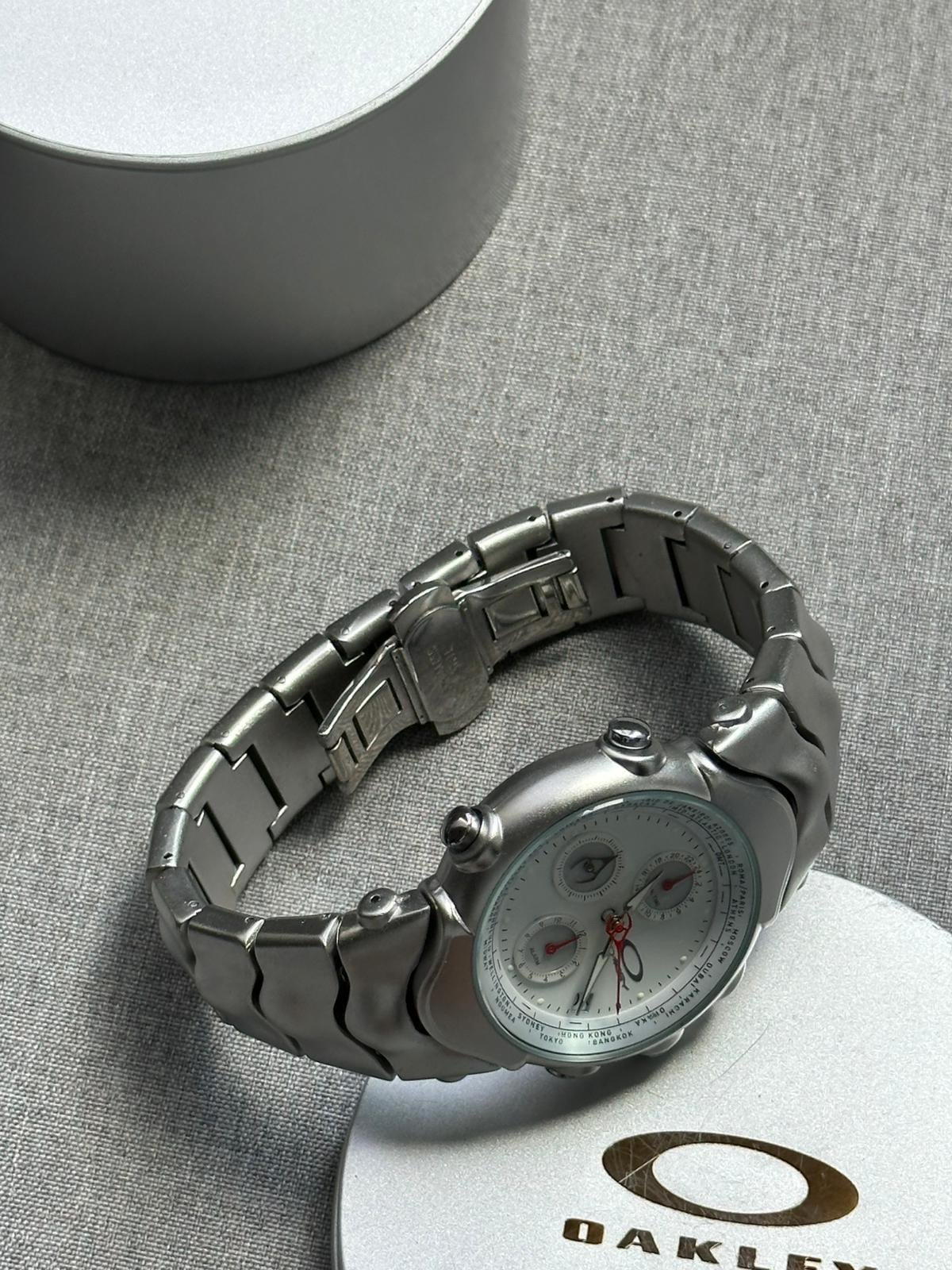 Oakley Judge Chronograph Watch – Black/Blue/White Dial, Matte Brushed Stainless Steel Bracelet, Swiss Movement