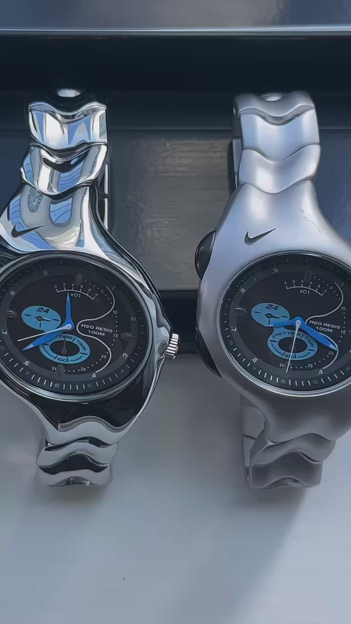 Relógio Nike Triax Chronograph – prata mate com mostrador preto e azul | Relógio desportivo vintage em aço inoxidável cinzento, peça rara de coleção
