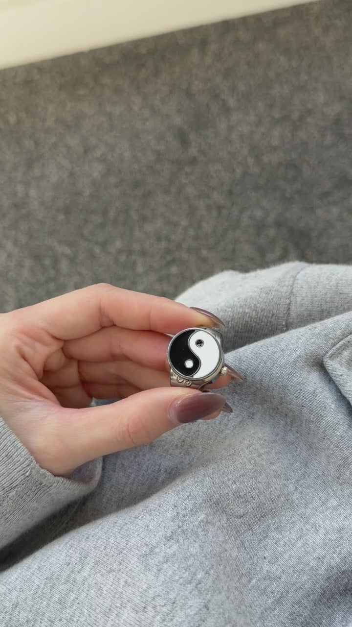 Yin Yang Secret Ring Watch – Vintage Adjustable Finger Watch | Y2K Statement Jewellery
